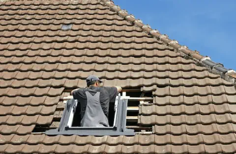 Pose de velux - Saint-Victor-la-Rivière